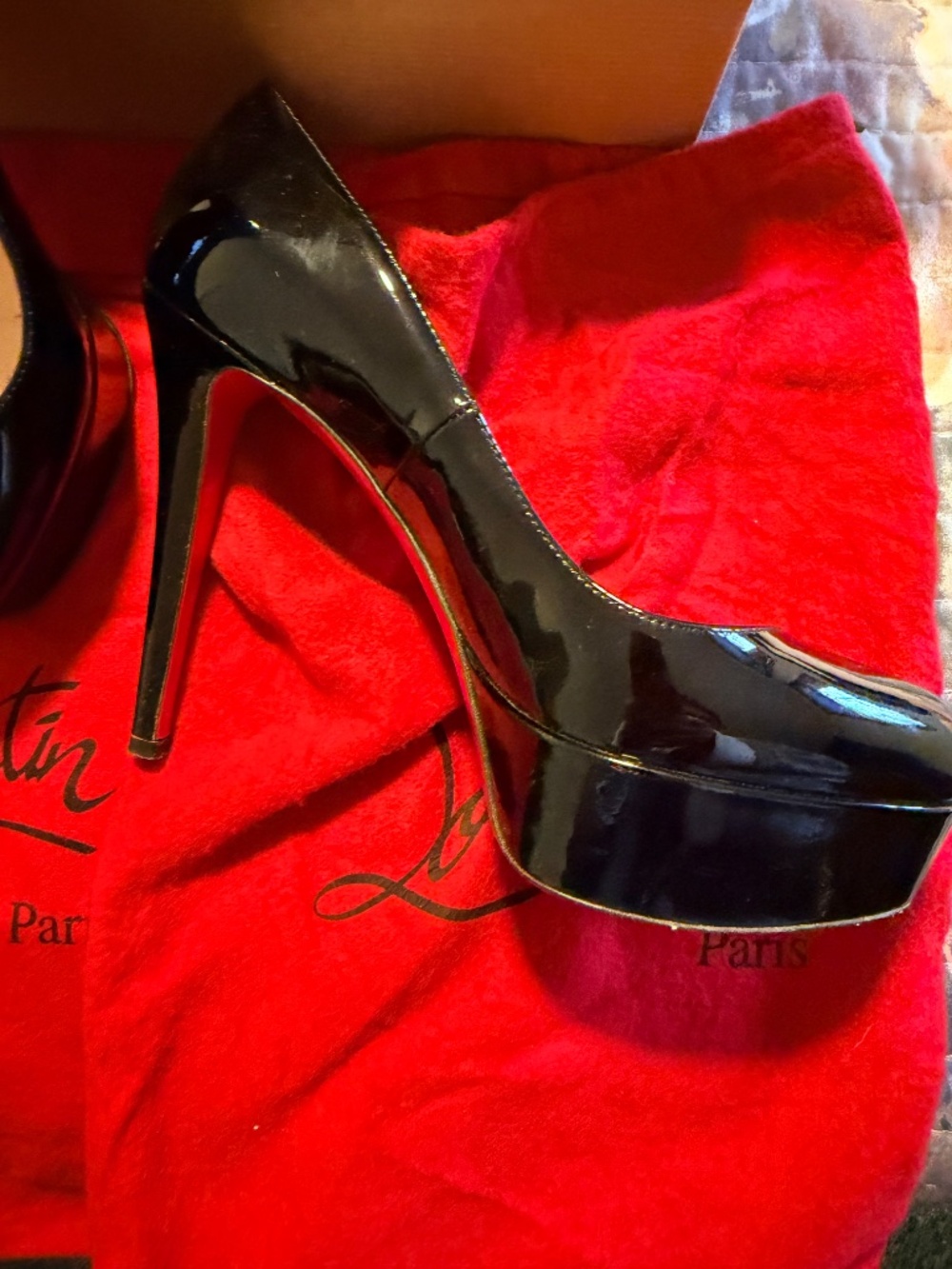 Shoes - Picture 2 of 6